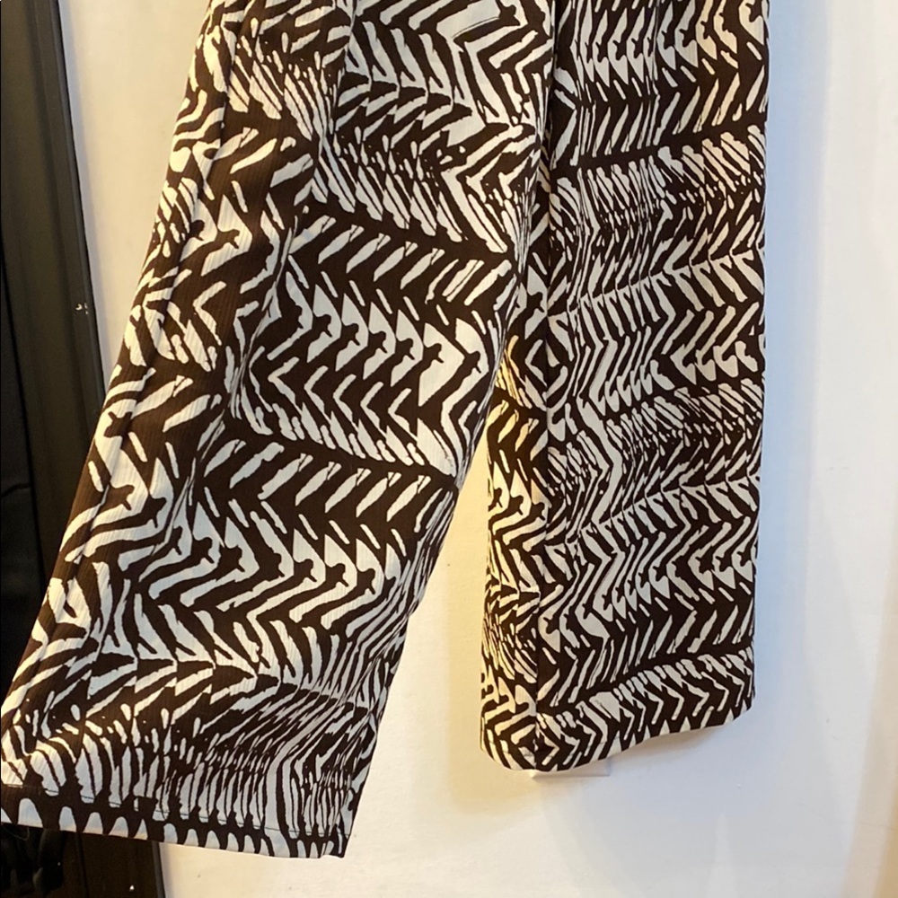 Brown and Off-white Copped Jumper - Picture 3 of 11